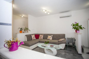 Apartment Livaja
